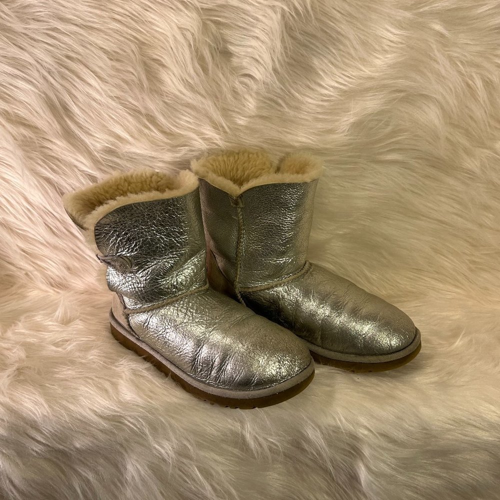 UGG Classic Short Metallic Sparkle Boots Size 6